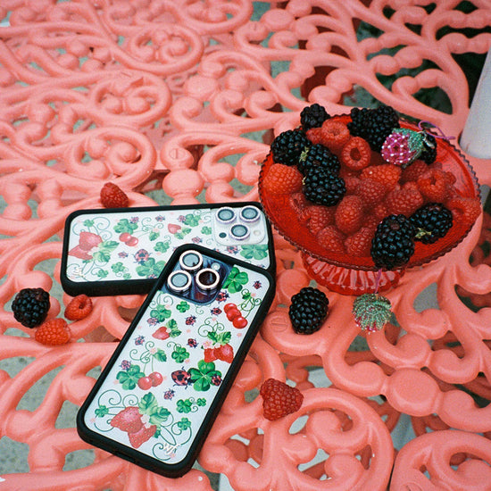 wildflower bugs n berries iphone 15 case