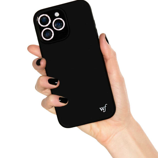 Hand Pic Image 01 Black MagSafe iPhone Case