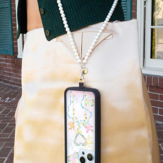 Lifestyle Image 01 Dove Diaries Samsung Galaxy Case