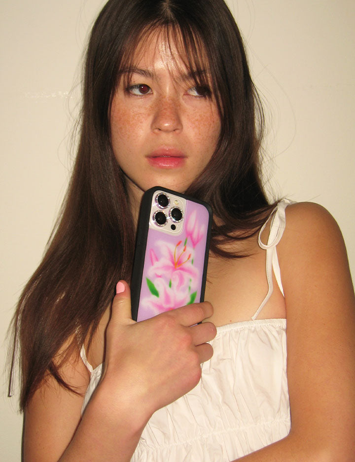 Lifestyle Image 01 Sweet Lily Samsung Galaxy Case