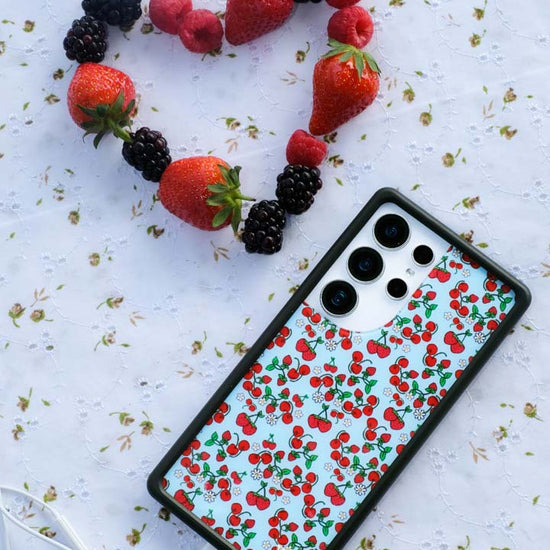 Lifestyle Image 02 Baby Berries Samsung Galaxy Case