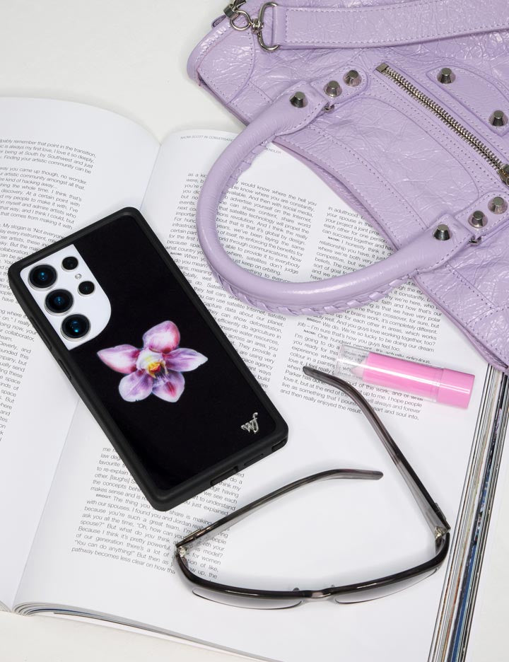 Lifestyle Image 02 Black Orchid Samsung Galaxy Case