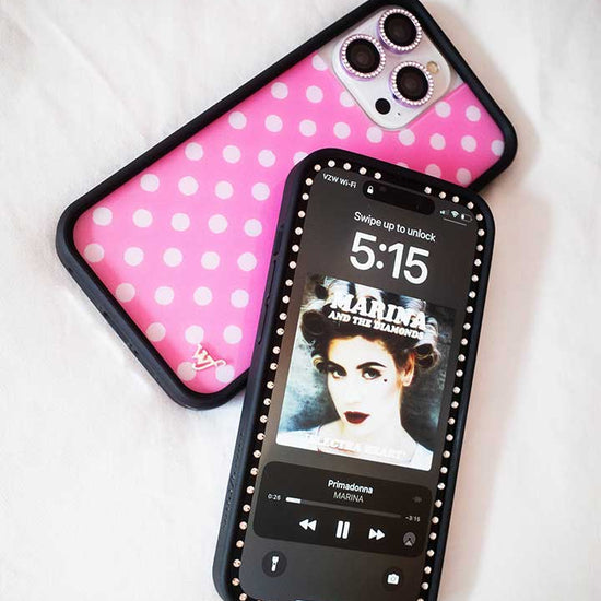 Lifestyle Image 02 Bling Screen Protector