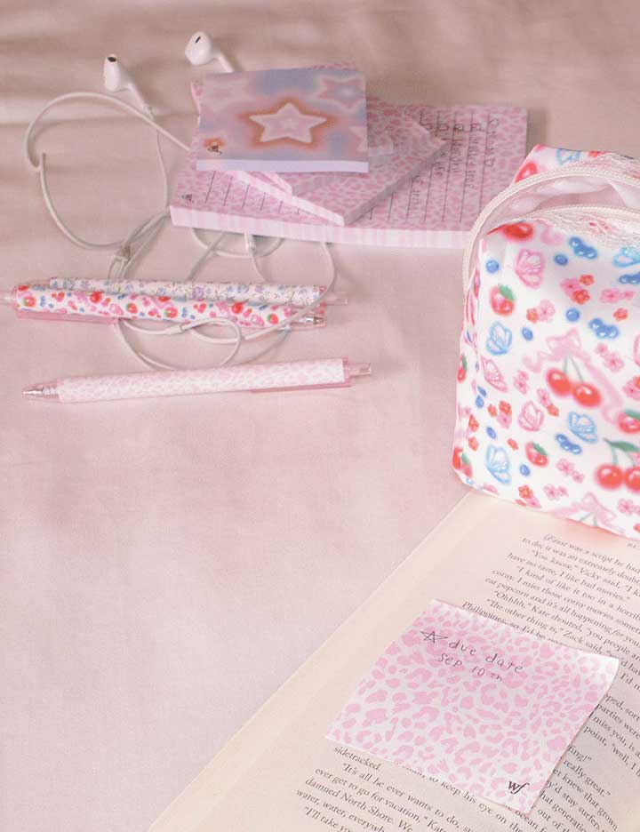 Lifestyle Image 02 Dream Star Sticky Notes