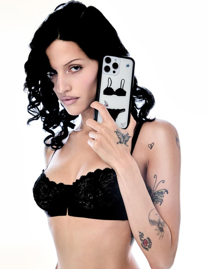 Lifestyle Image 02 Gabbriette Samsung Galaxy Case