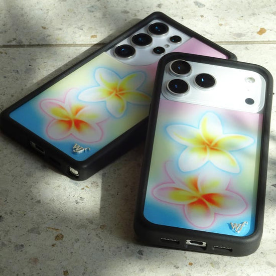 Lifestyle Image 02 Pastel Plumeria Samsung Galaxy Case