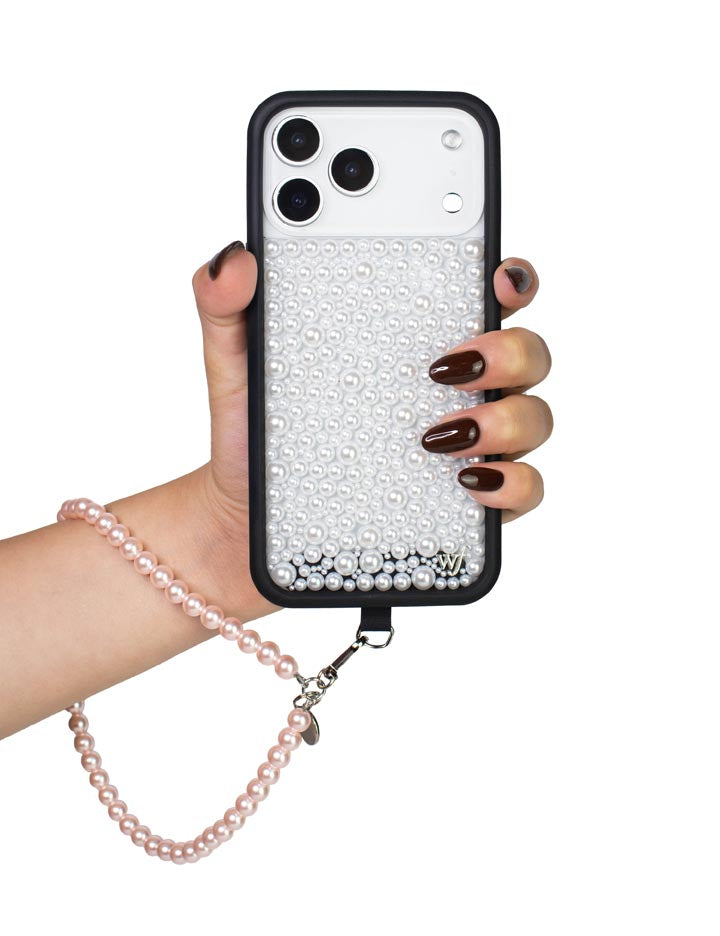 Hand Pic Image 02 Pearl Wristlet Pink
