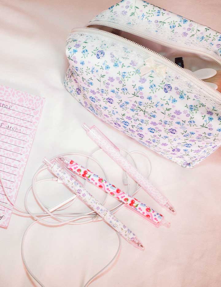 Lifestyle Image 02 Pen Pack