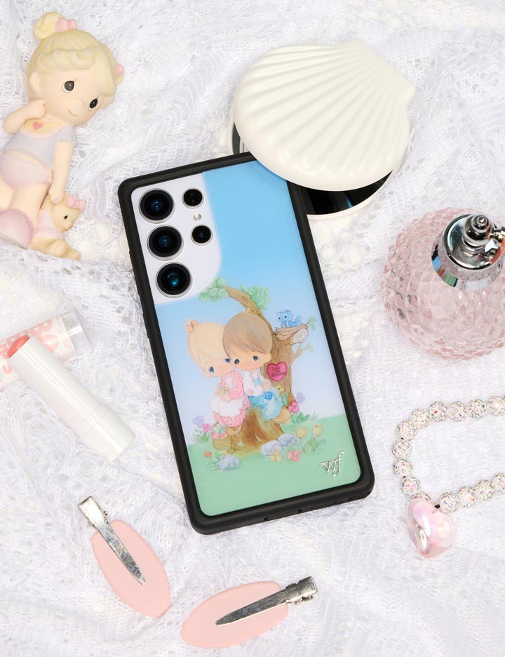 Lifestyle Image 02 Precious Moments Love One Another Samsung Galaxy Case