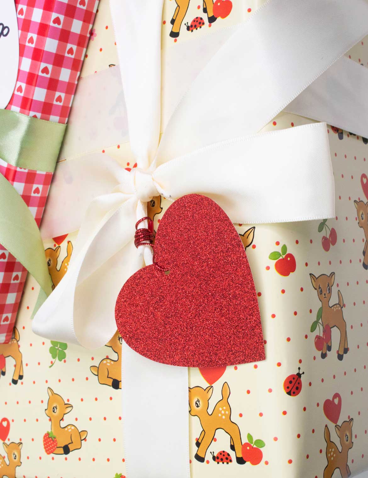 Red Glitter Heart Hangtag - Set of 10 – Wildflower Cases