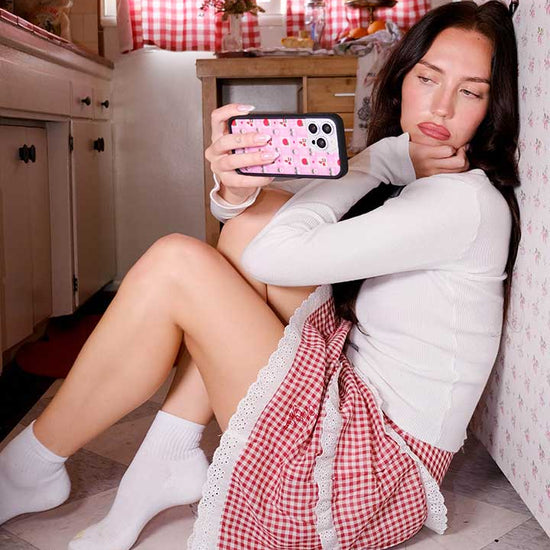 Supporting Image 03 Apple A Day iPhone Case