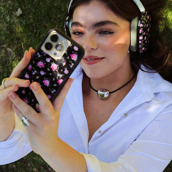 Supporting Image 03 Black And Pink Floral iPhone Case