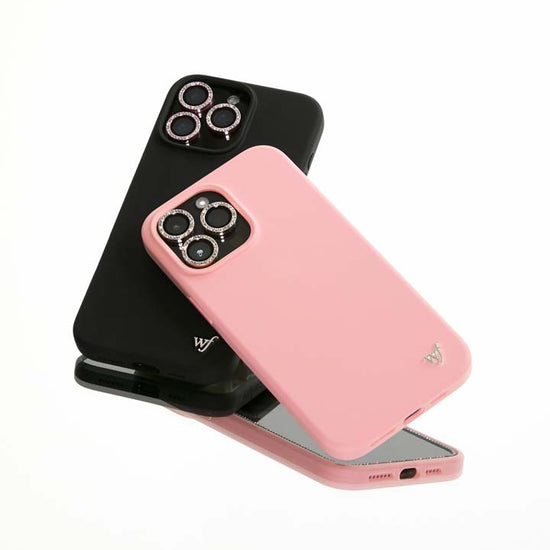 Supporting Image 03 Black MagSafe iPhone Case