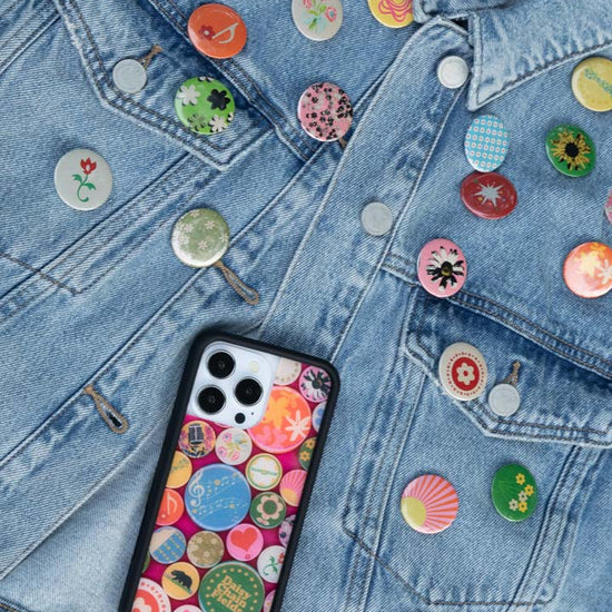 Supporting Image 03 Daisy Chain Fields iPhone Case