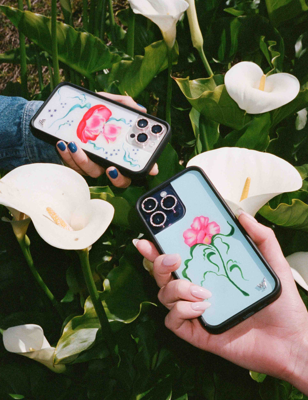 Supporting Image 03 Dancing Flower iPhone Case