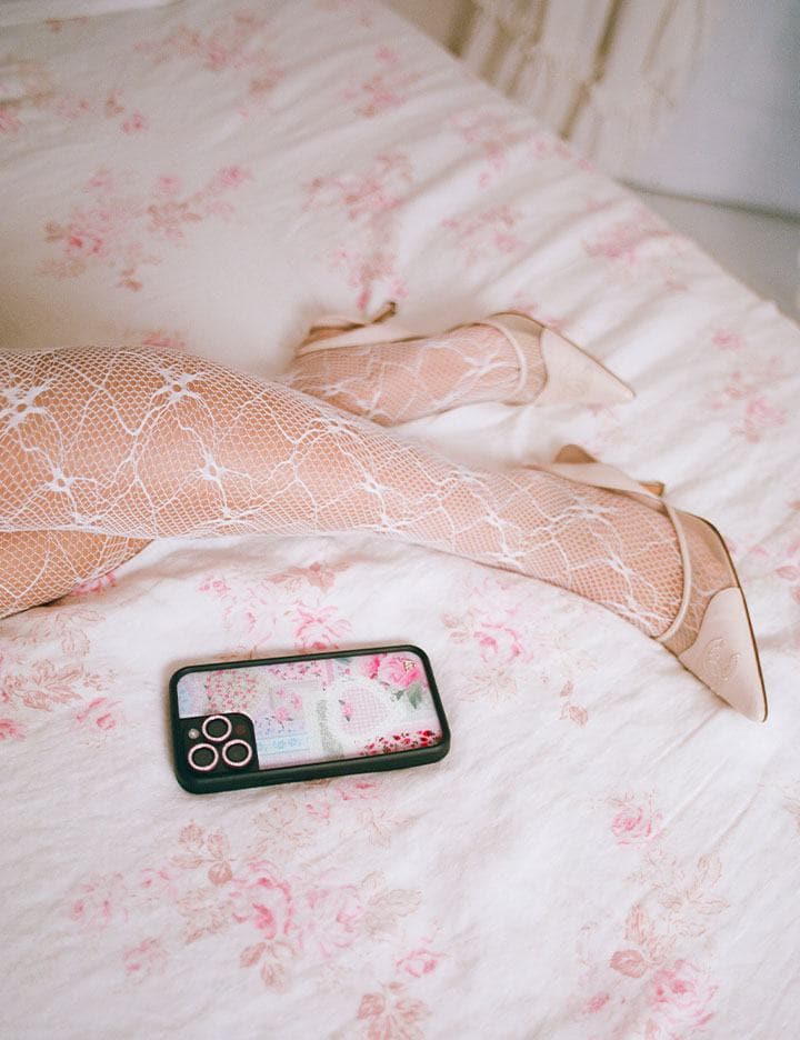 Supporting Image 03 Frilly Floral iPhone Case