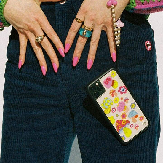 Lifestyle Image 03 Groovy Shroom ihoneCase