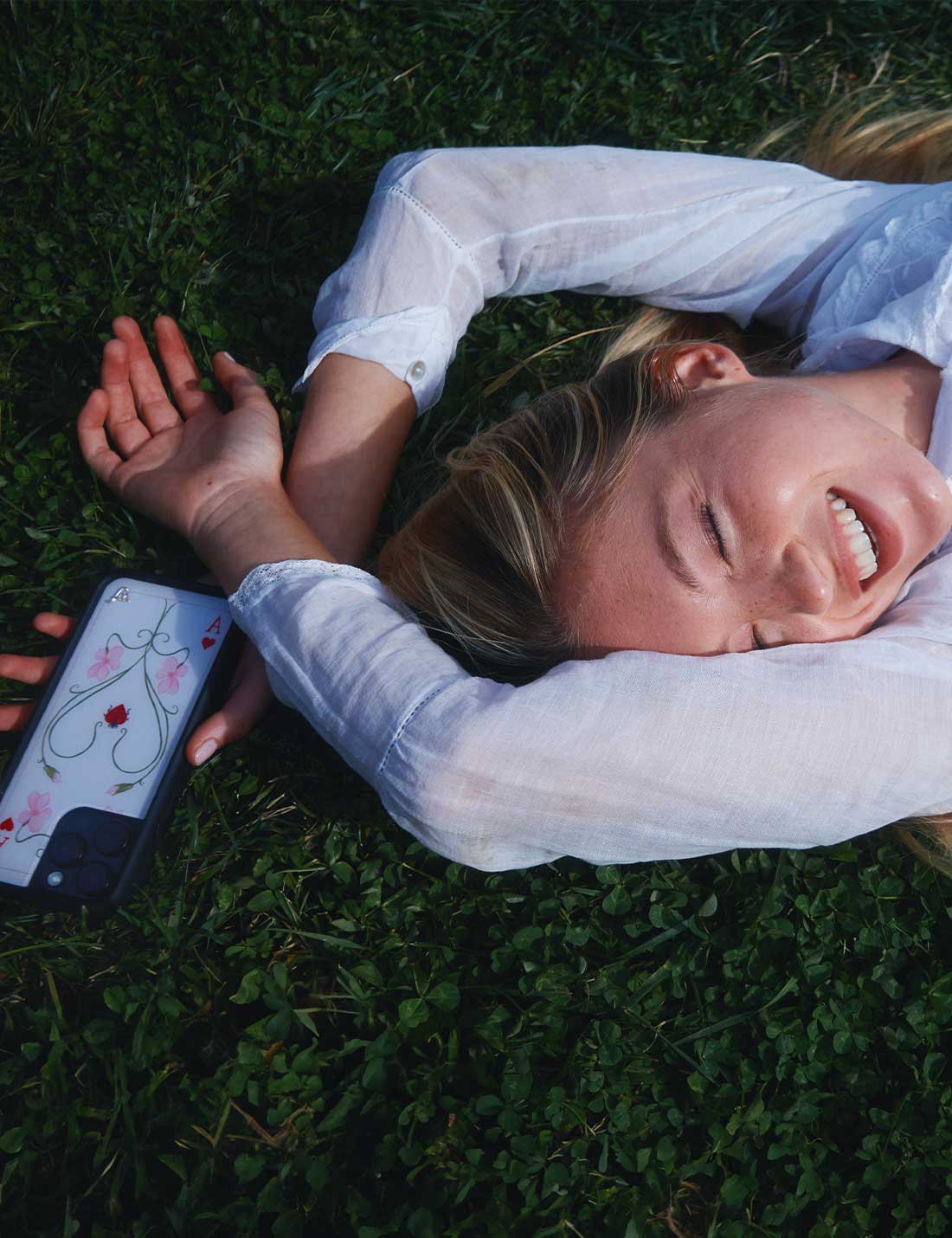 Supporting Image 03 Lila Moss Phone Case