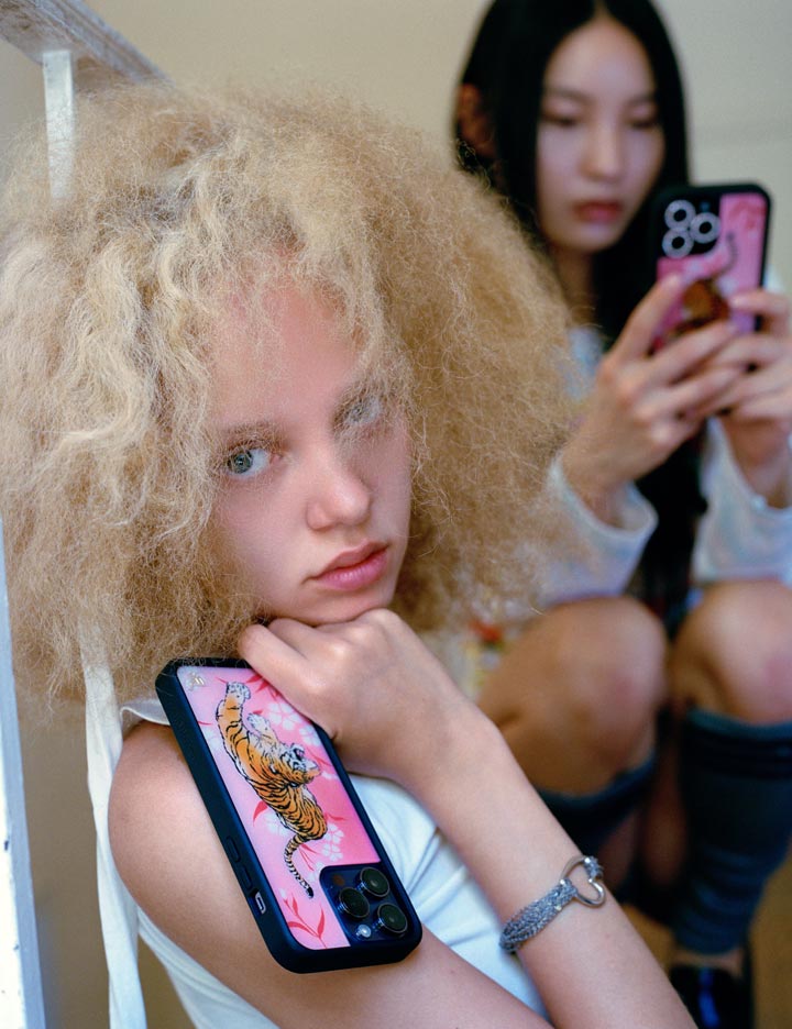 Supporting Image 03 Tiger Blossom iPhone Case