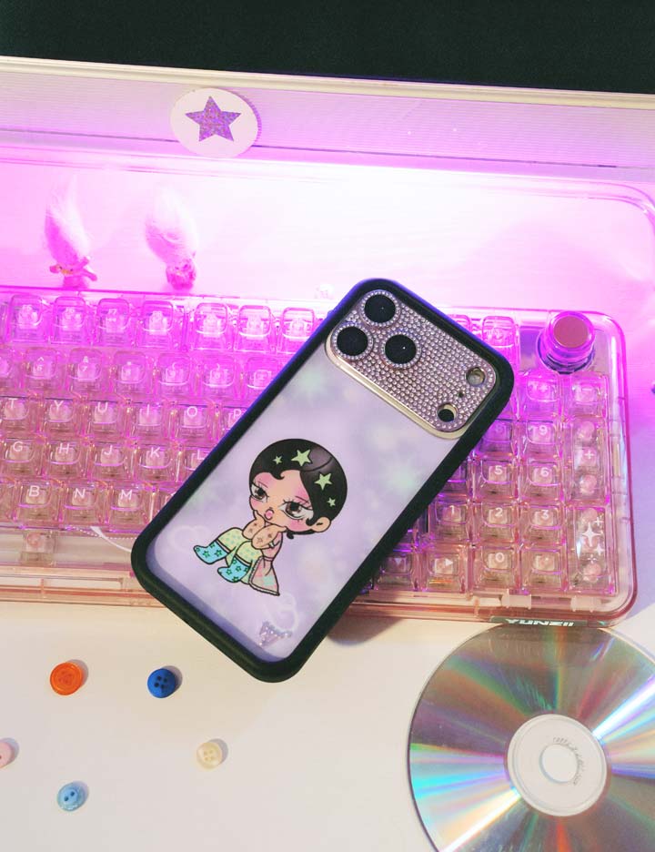 Supporting  Image 03 Vanilla Mace iPhone Case
