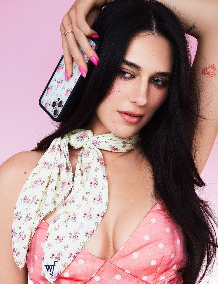 Supporting Image 03 Vintage Floral iPhone Case