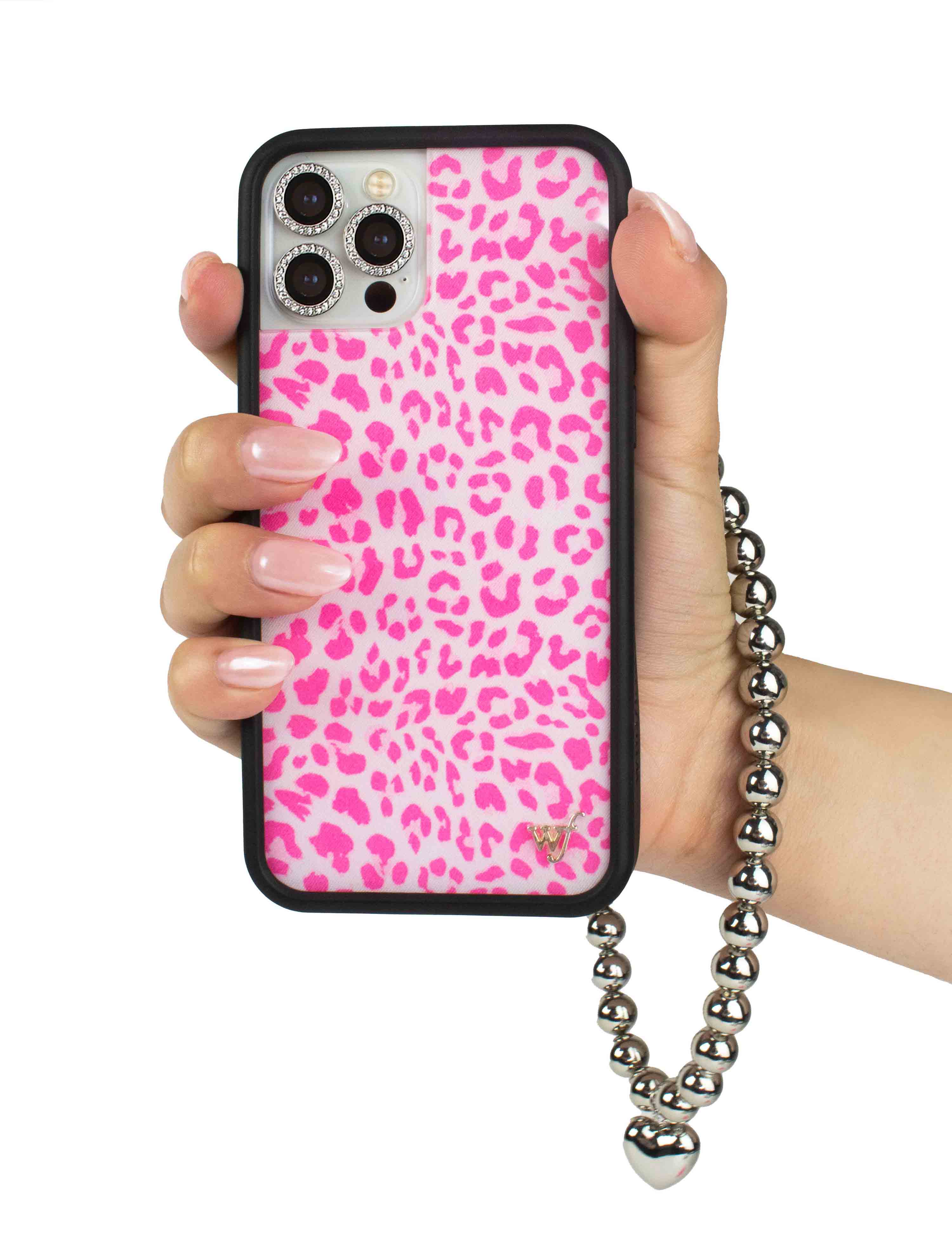 ★追跡&関税込【WILDFLOWER】iPhone Wristlet/Strawberry apple a day case + strawberry wristlet is the sweetest combo