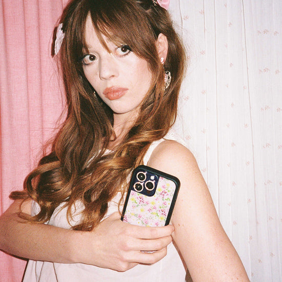 Supporting Image 04 Daisy Lynn Floral iPhone Case