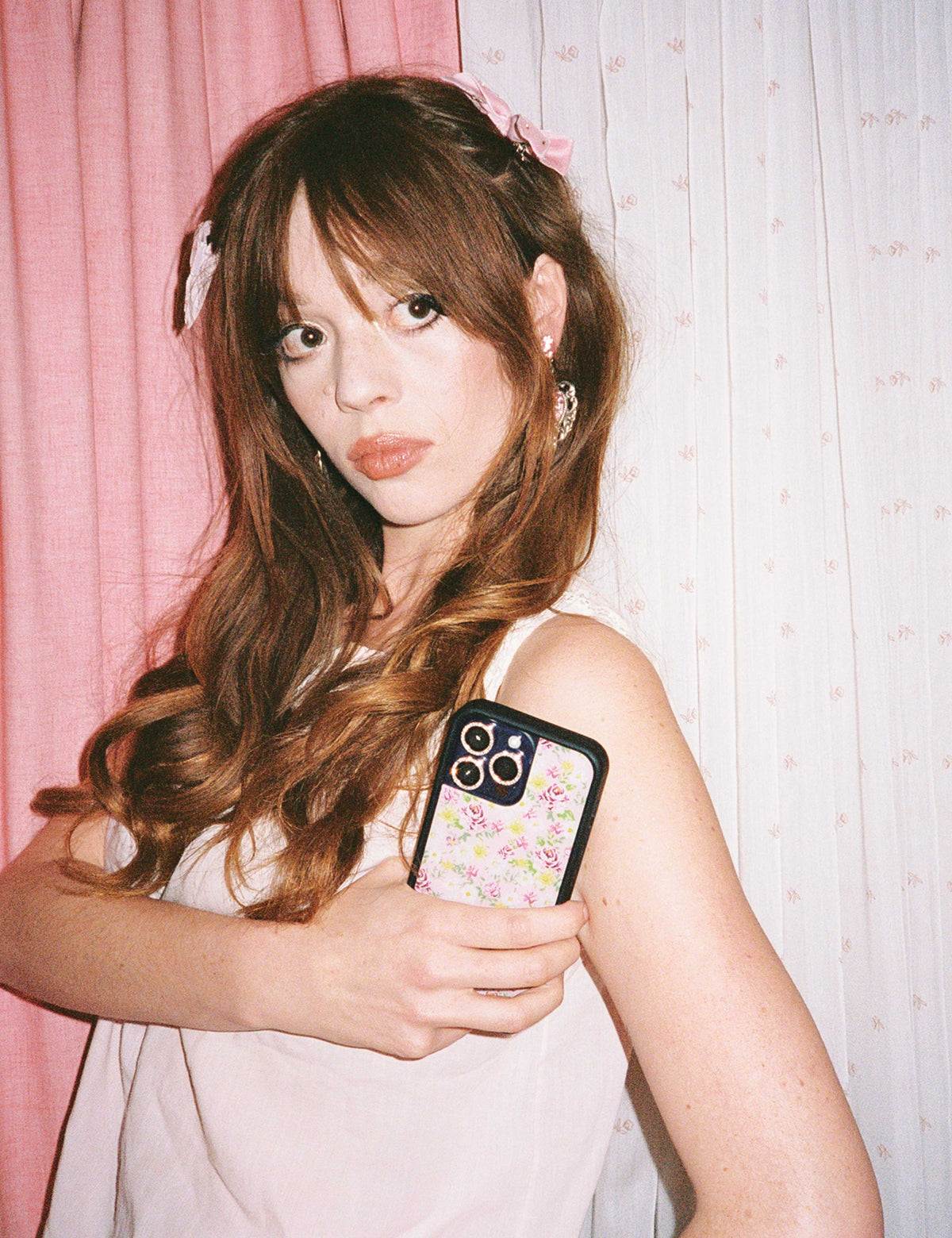 Supporting Image 04 Daisy Lynn Floral iPhone Case