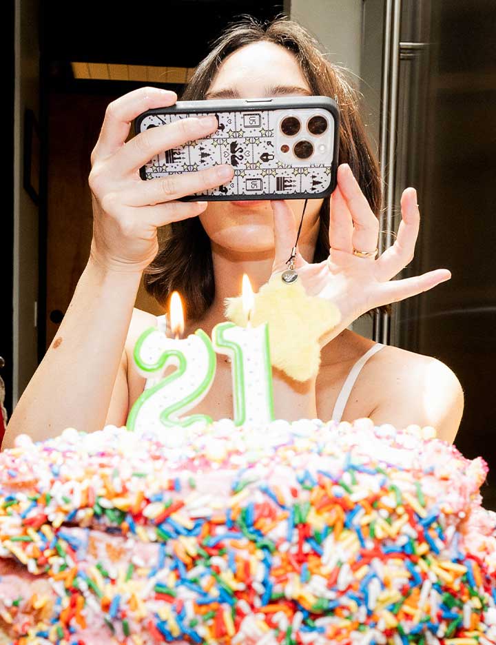 Supporting Image 04 Gracie Abrams iPhone Case