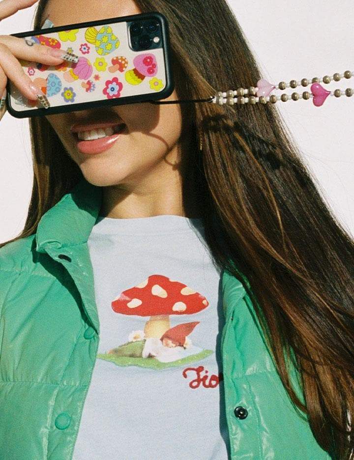 Supporting Image 04 Groovy Shroom iPhone Case