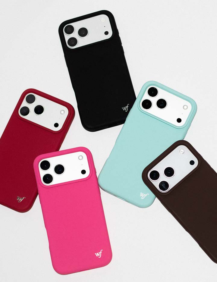 Supporting Image 04 MagSafe Black iPhone Case