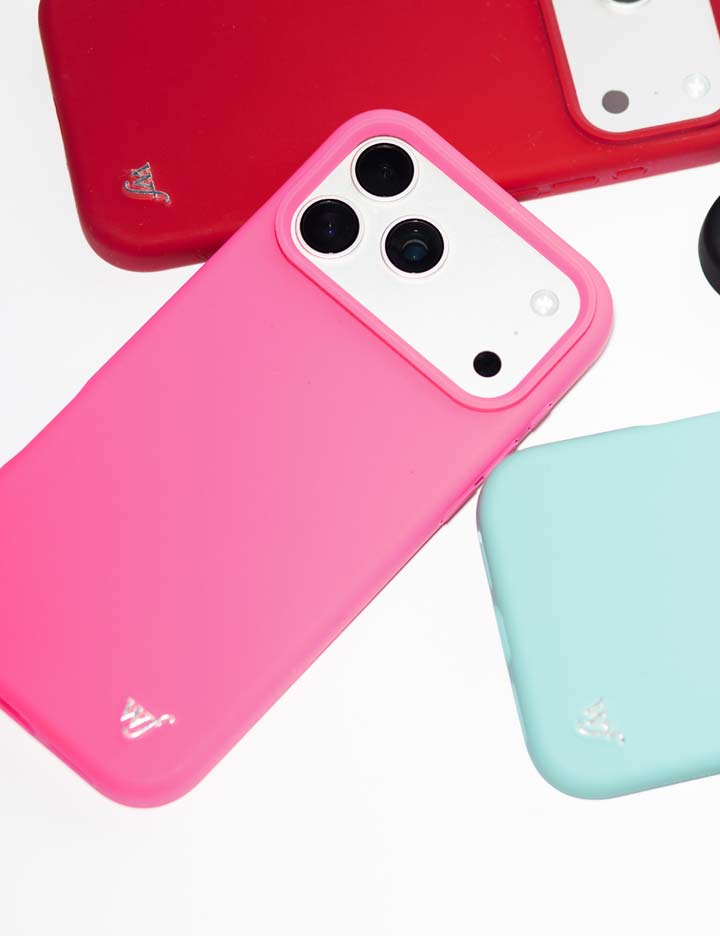 Supporting Image 04 MagSafe Hot Pink iPhone Case