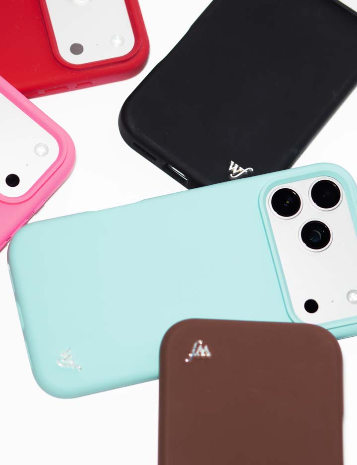 Supporting Image 05 MagSafe Turquoise iPhone Case