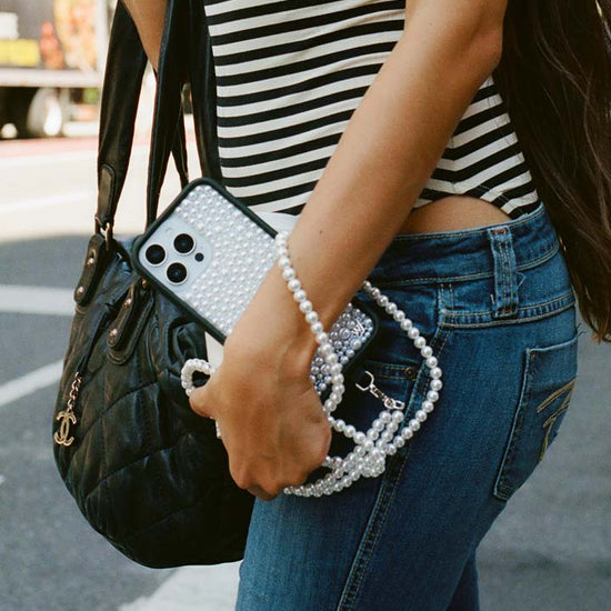 Supporting Image 05 White Peal iPhone Case