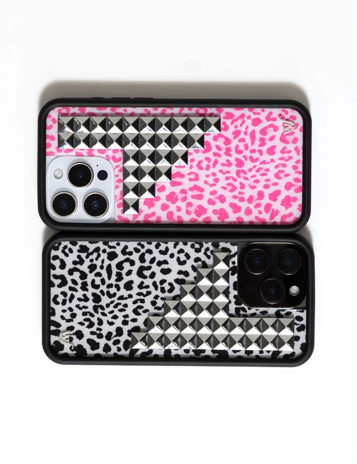 Supporting Image 05 Snow Meow Stud iPhone Case