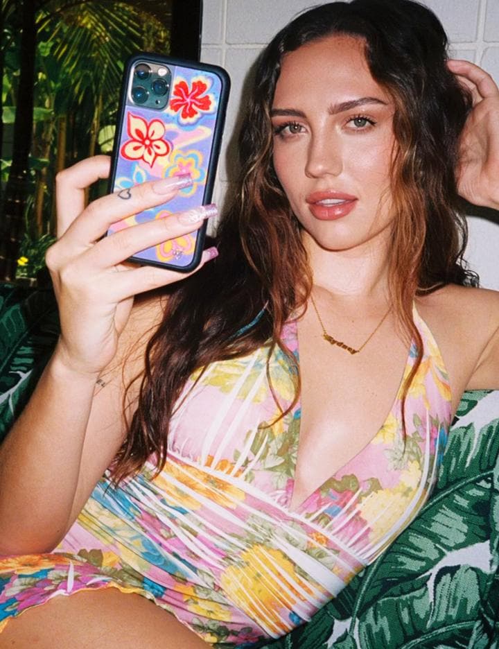 Supporting Image 05 Surf's Up iPhone Case