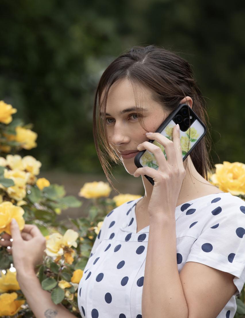 Supporting Image 05 Yellow Roses iPhone Case