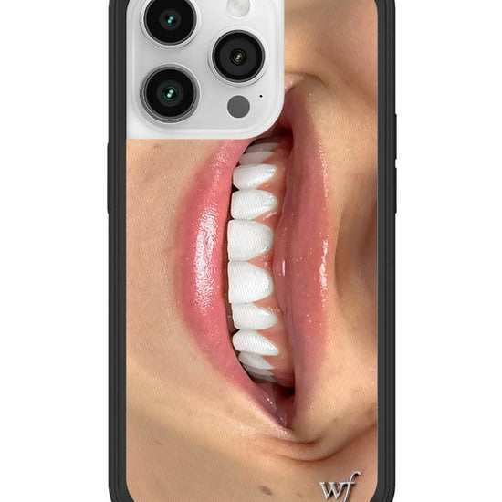 wildflower devon lee smile iphone 14pro case