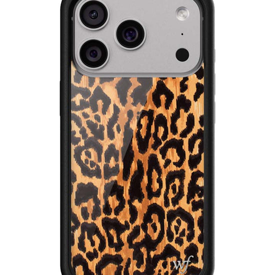 Wildflower Leopard Love iPhone 17 Pro Case