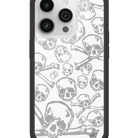 wildflower skull girl iphone 14pro