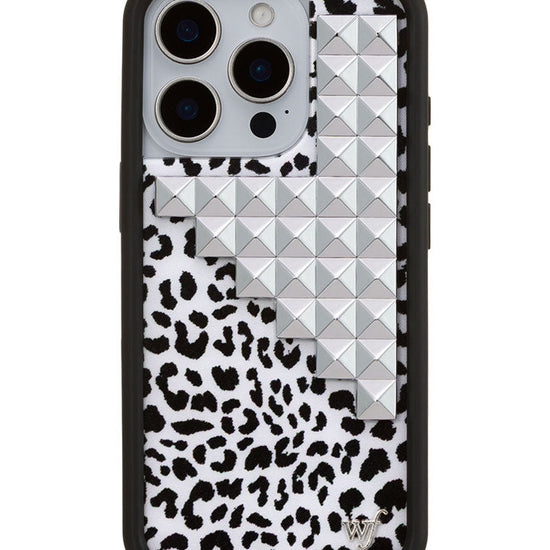 Wildflower iPhone case 16 Pro Snow Meow Stud Cute