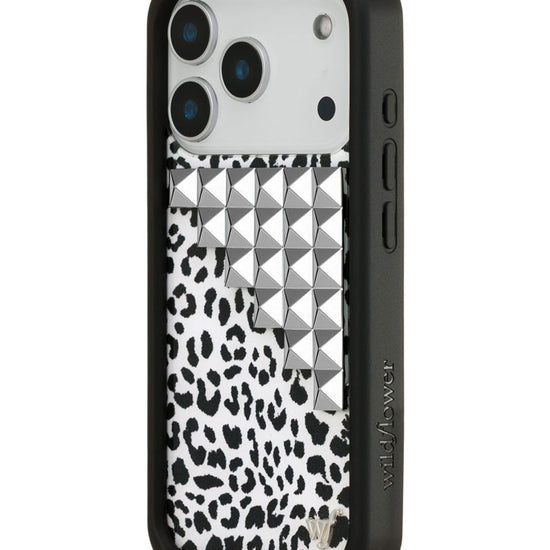 Wildflower iPhone case 17 Pro Snow Meow Stud Cute