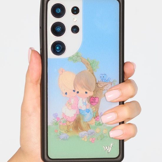 Lifestyle Image 01 Precious Moments Love One Another Samsung Galaxy Case
