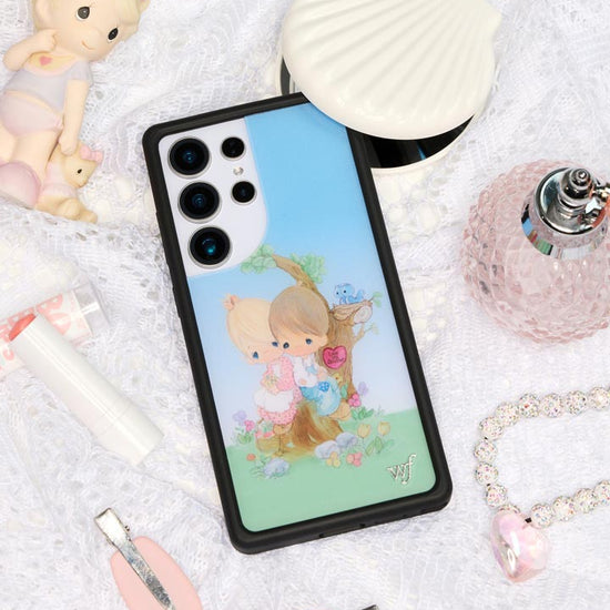 Lifestyle Image 02 Precious Moments Love One Another Samsung Galaxy Case