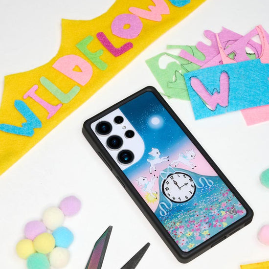 Lifestyle image 02 Laufey Samsung Case