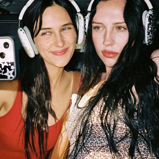 Supporting Image 03 Star Girl AirPods Max Cover 