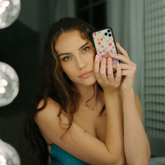 Supporting Image 04 Jewels iPhone Case