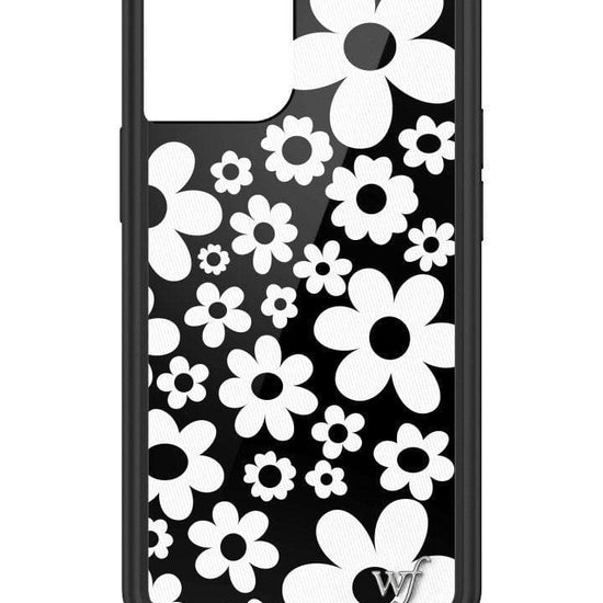 wildflower bloom | black and white iphone 13mini